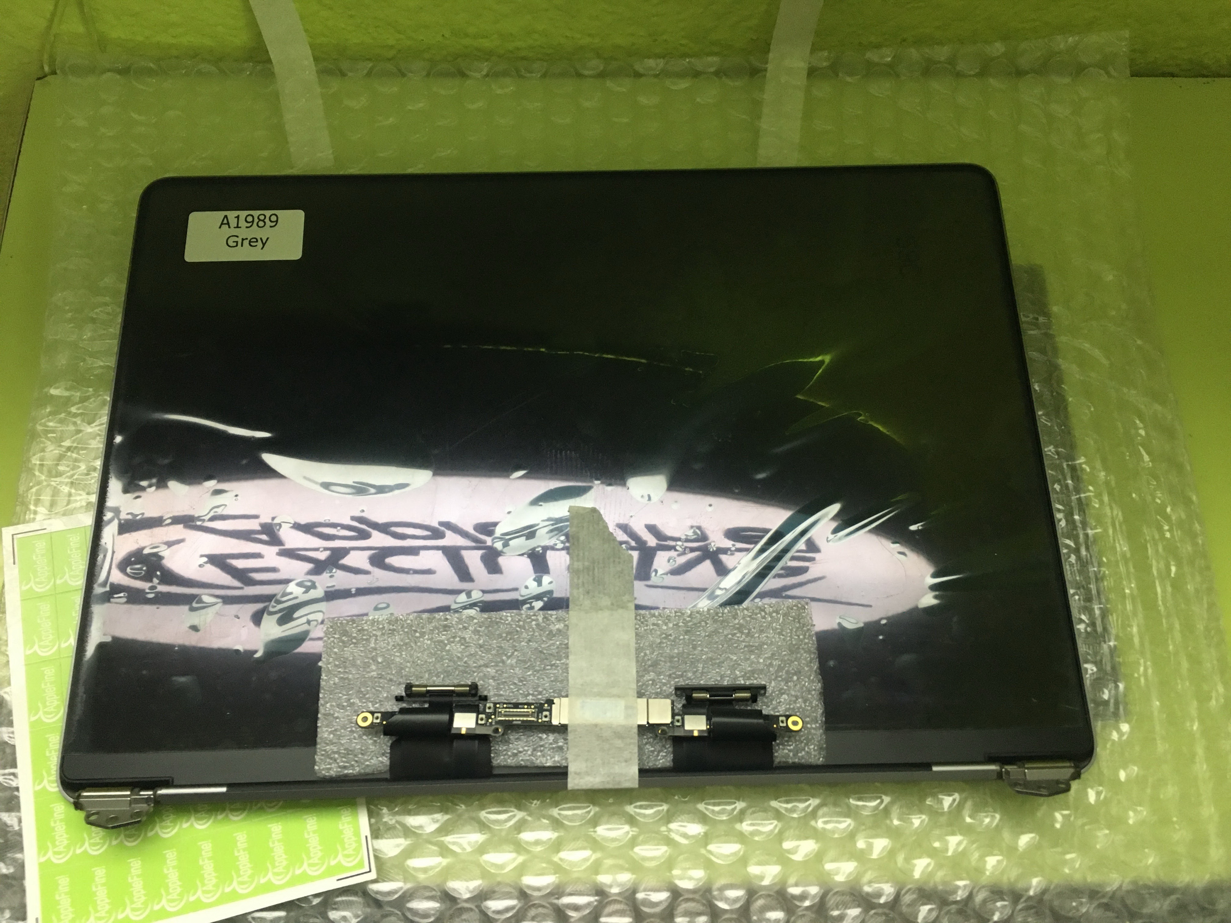 замена крышки в сборе MacBook Pro A1989